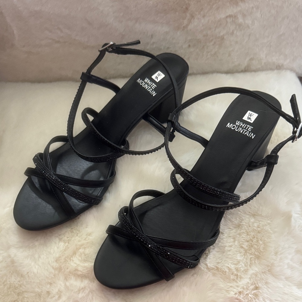 White Mountain Elegant Black Heels